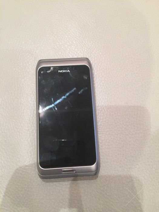 Nokia E-7