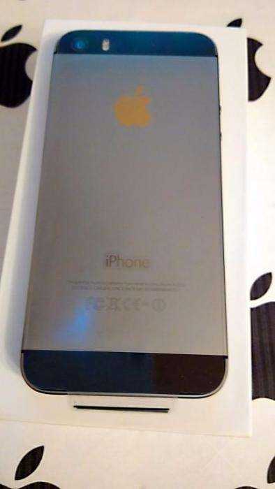 APPLE IPHONE 5S 16GB Space Gray + Чехол и Стекло