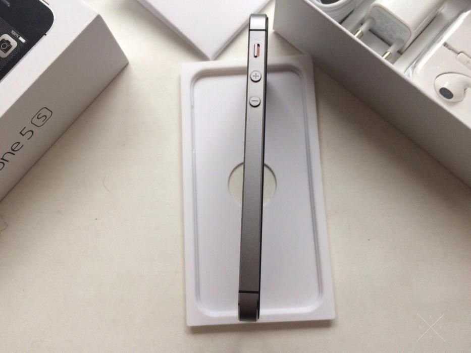 Iphone (айфон) 5s 4" 16 GB Neverlock Space Grey з гарантією 12 мі с