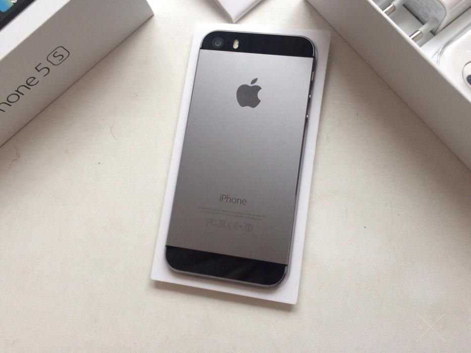 Iphone (айфон) 5s 4" 16 GB Neverlock Space Grey з гарантією 12 мі с