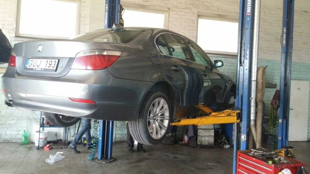 Яркая BMW 530 Дизель Автомат в идеальном состоянии