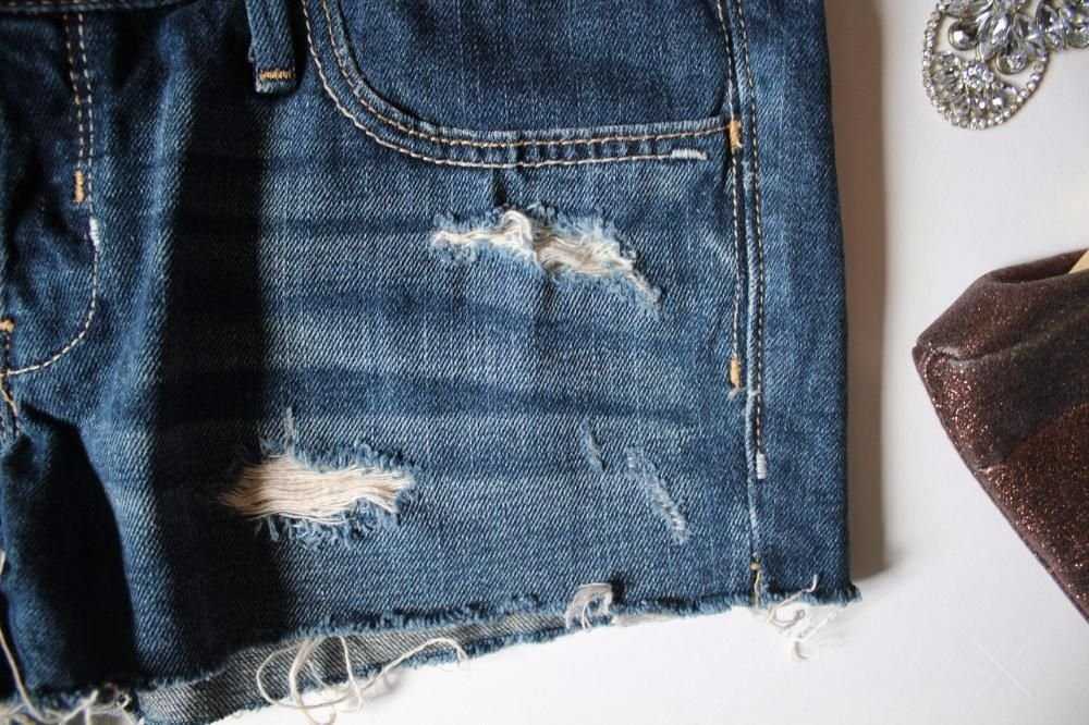 фірмові шорти HOLLISTER