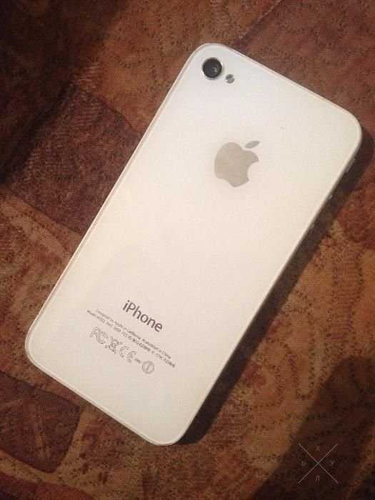 Продам IPhone 4s 16Gb