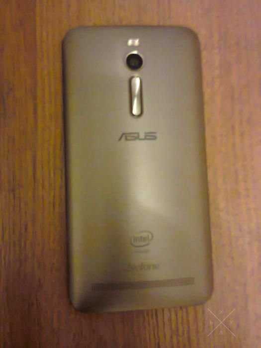 идеальное состояние ASUS Zenfone 2 ZE551ML(64GB)