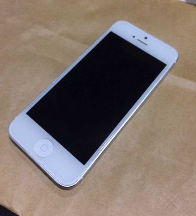iPhone 5 белый 16gb