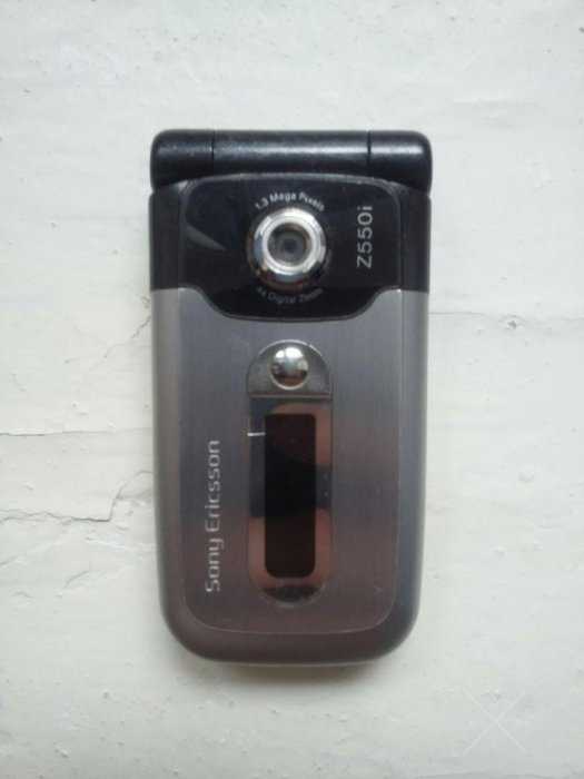 Телефон Sony Ericsson Z550i