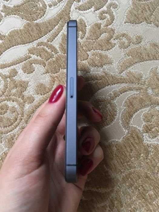 Продам IPhone 5 16Gb работают все операторы