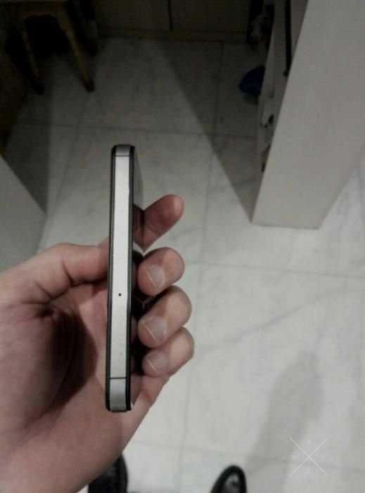 продам IPhone 4s 16гб Neverlock
