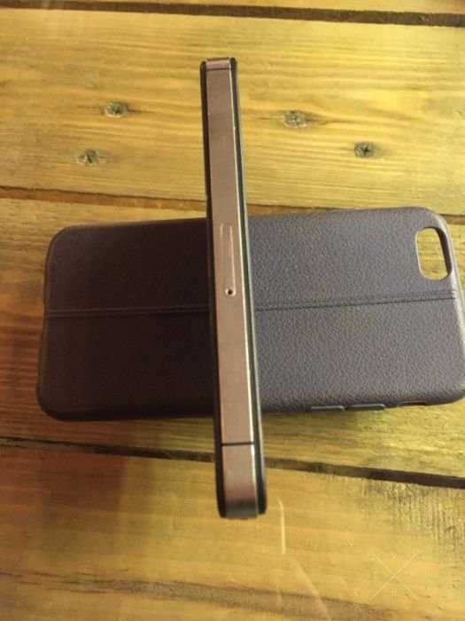 Продам iPhone 4s 16
