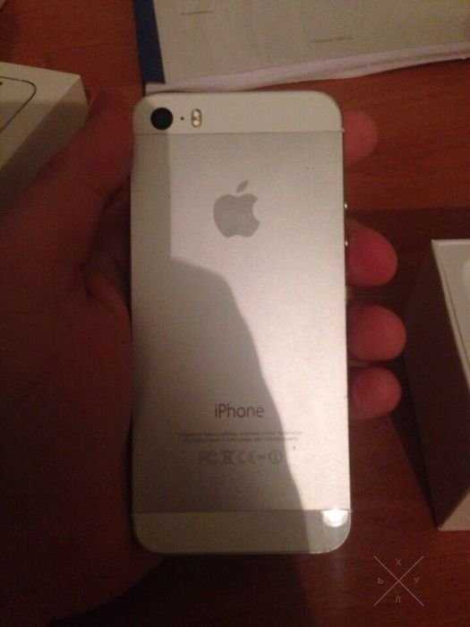 Продам iPhone 5s