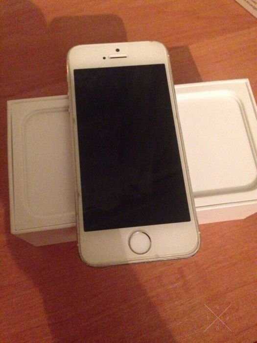 Продам iPhone 5s