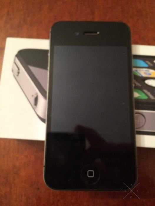 продам айфон 4с / iphone 4S 8gb