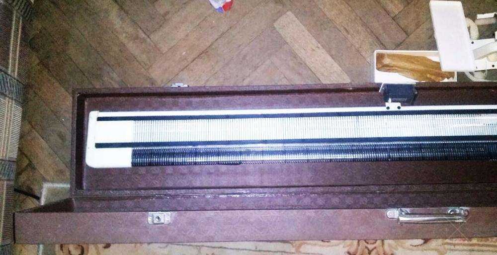 Продам новую вязальную машинку Украинка