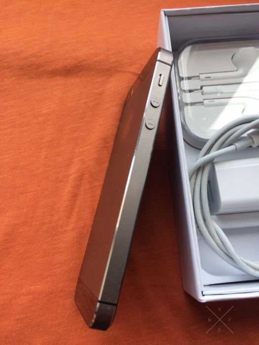 Идеал IPhone 5s,neverlock,комплект