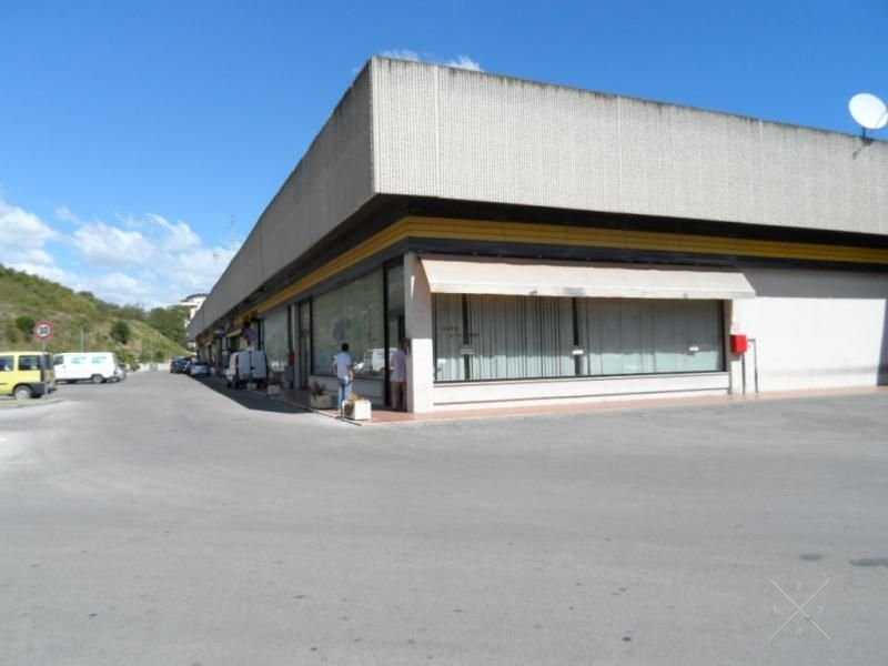 ИТАЛИЯ Продаётся комерческое помещение, магазин, склад