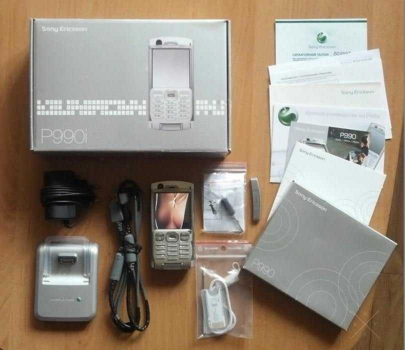Телефон Sony Ericsson P990i