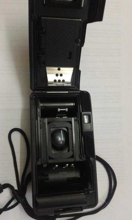 Обменяю фотоаппарат пленочный OLYMPUS SUPERZOOM 80G