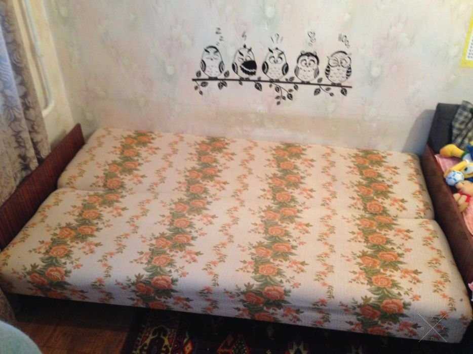 Отдам диван за шоколадки. Самовывоз