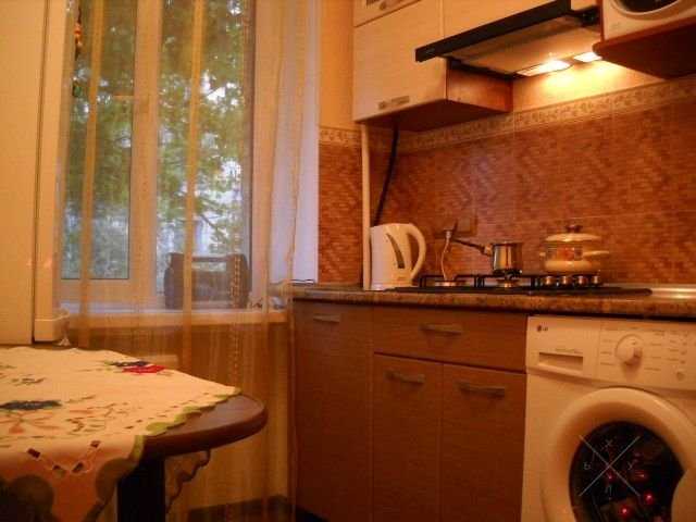 Однокомнатная, комфорт и уют. м. Нивки. Wi-Fi