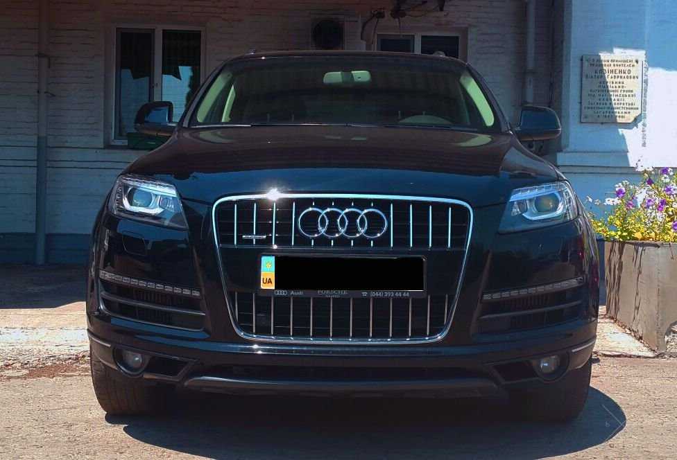 Audi Q7. Полная комплектация. Black.