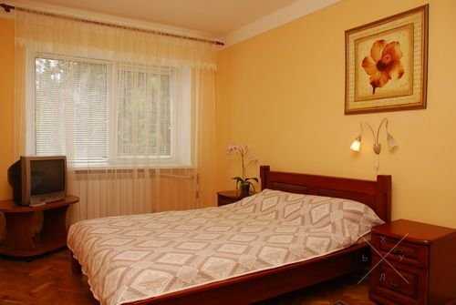 2 кв. ул. Кловский спуск 24, м. Кловская