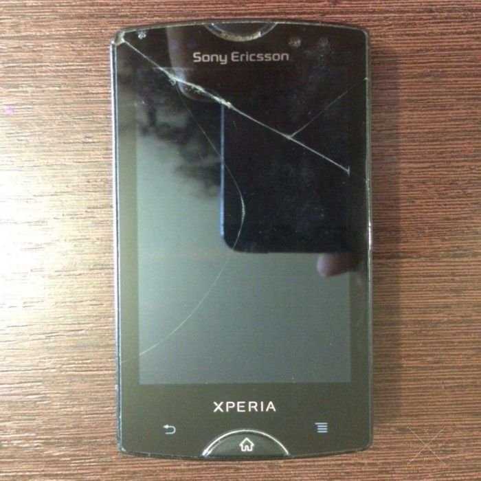 Sony Ericsson mini pro на запчасти.