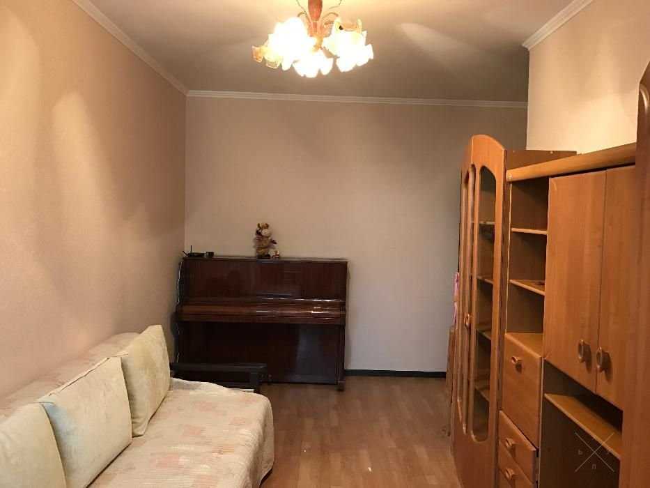 Драгоманова ул. 6/1, отличная трехкомнатная квартира, метро Позняки