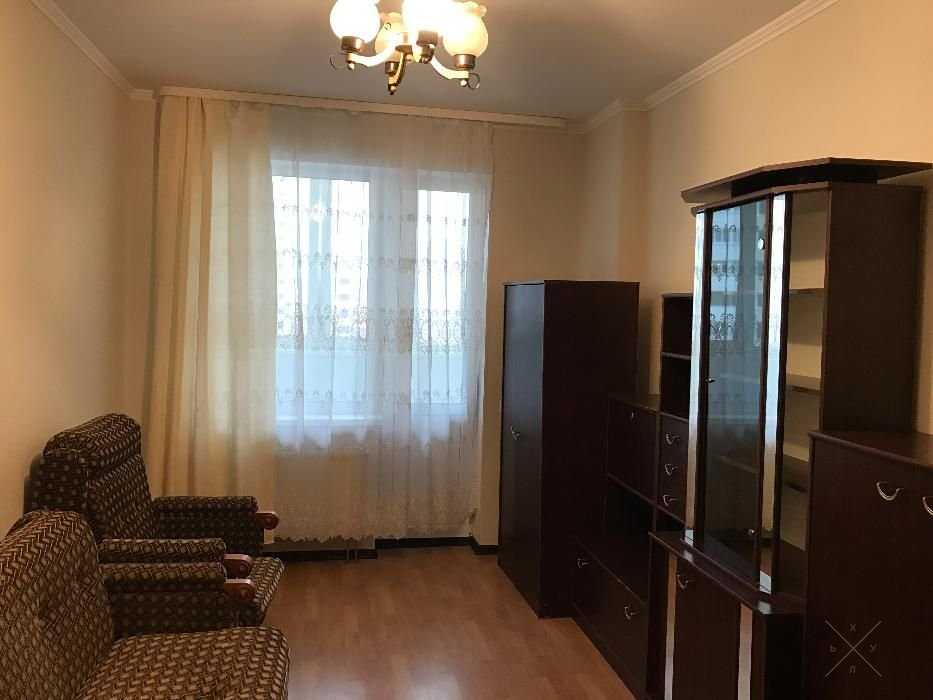 Драгоманова ул. 6/1, отличная трехкомнатная квартира, метро Позняки