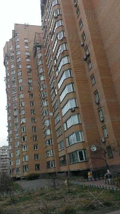 сдам 2-х ком на Осокорках в новом депутатском доме с ремонтом