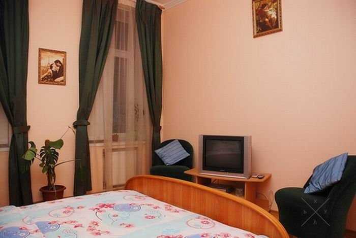 3 кв, ул Михайловская 15, метро пл Независимости