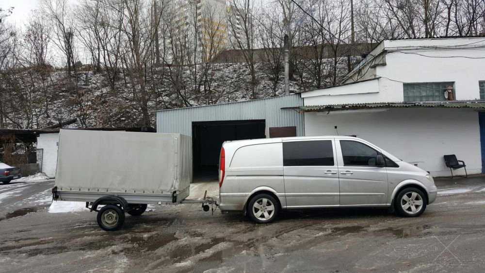 Перевозка груза, грузовой микроавтобус.
