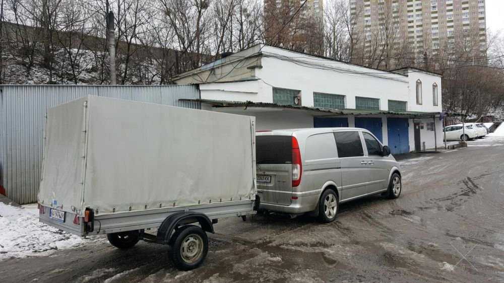 Перевозка груза, грузовой микроавтобус.