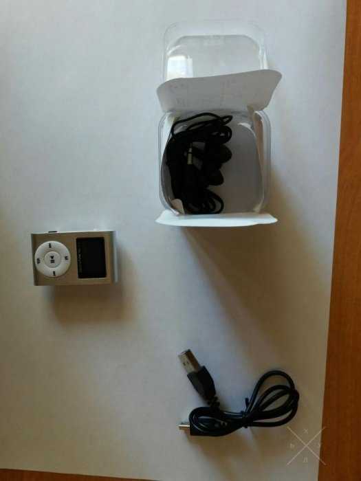 MP3 плеер с экраном и картой памяти 4 GB