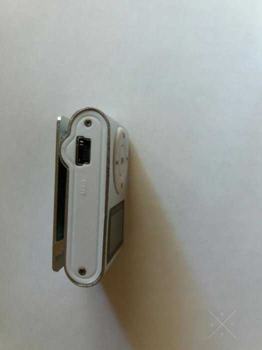 MP3 плеер с экраном и картой памяти 4 GB