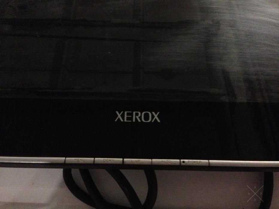 Монитор 19" XEROX 900P
