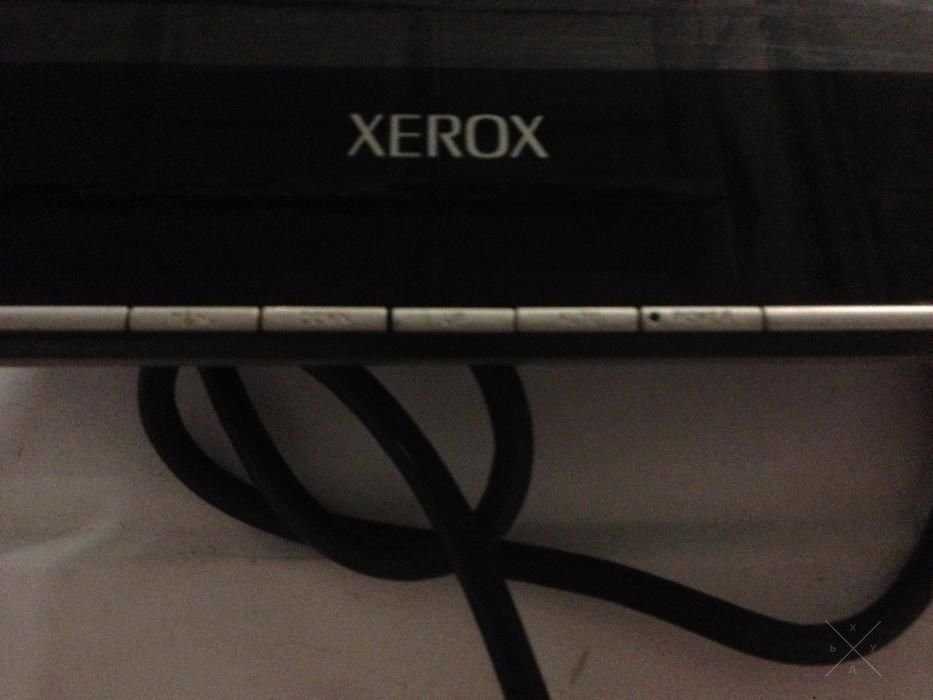 Монитор 19" XEROX 900P