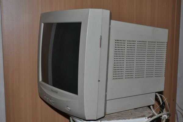 Снизил цену!!! Продам монитор Packard Bell A720