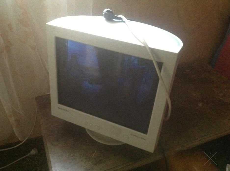Монитор Samsung