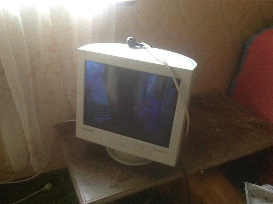 Монитор Samsung