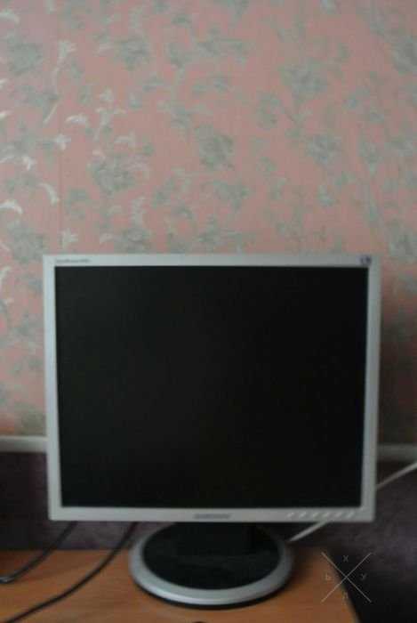 Монитор Samsung SyncMaster 940N