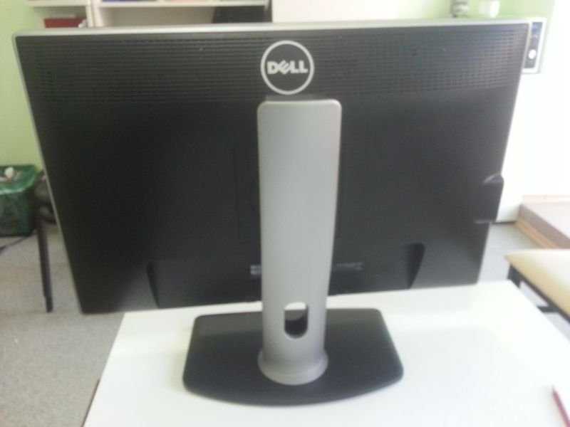 Монитор DELL UltraSharp 24"