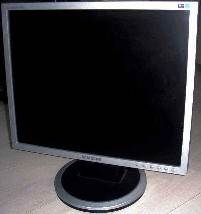 Продам ЖК-монитор 19" Samsung 940n