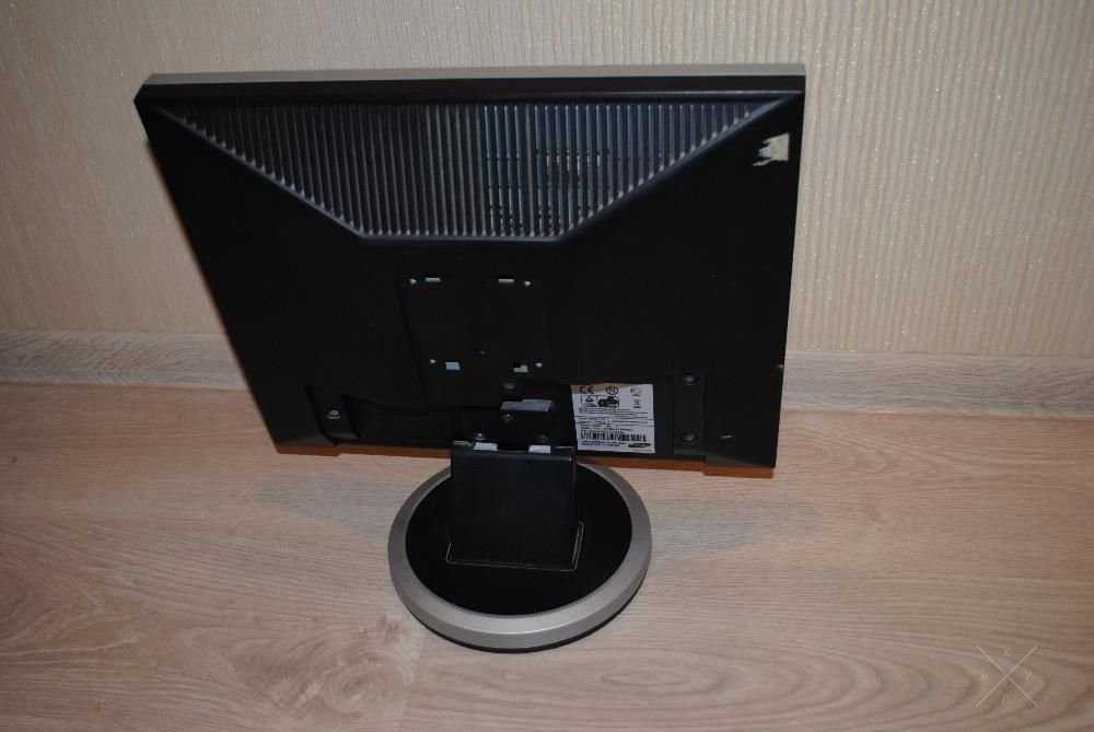 Монитор Samsung SynsMaster 940N
