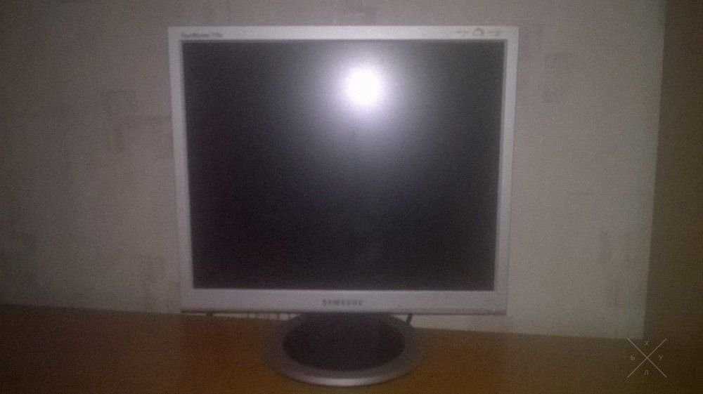 Продам монитор Samsung 710n