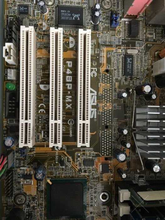 Компьютер Celeron D320. 1Гб ОЗУ. 40 HD