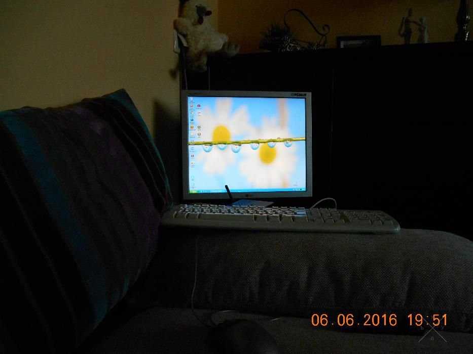 Продам 2-ядерный компьютер + большой монитор 19"