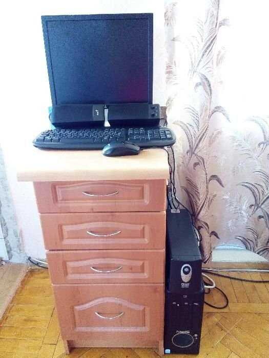 Продам компьютер (монитор, системник, клавиатура, мышь, бесперебойник