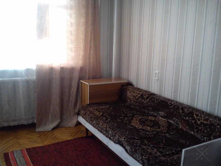 Сдаю гостинку на Куреневке (долгосрочно)