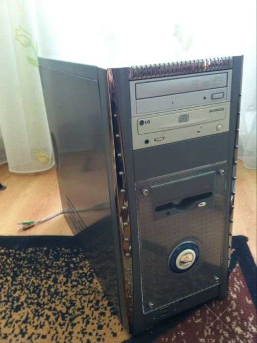 Системный блок LG (компьютер)
