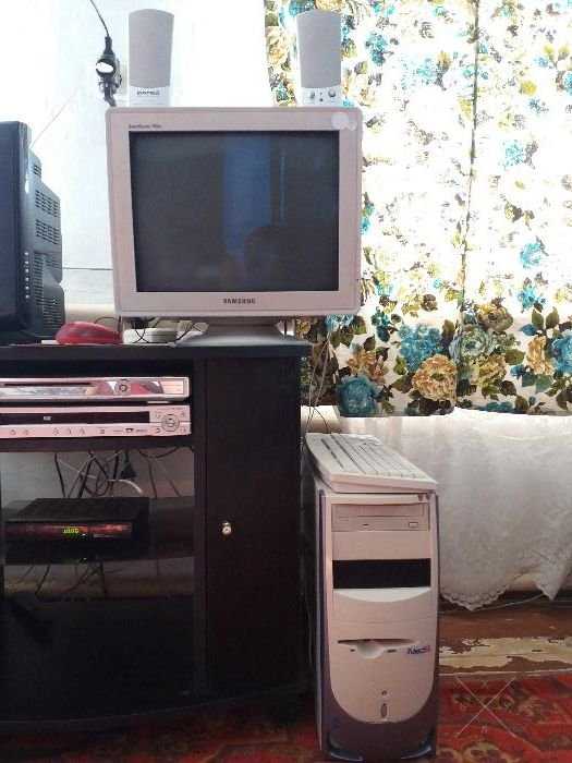 Продам или обменяю компьютер DDR-1 в рабочем состоянии.
